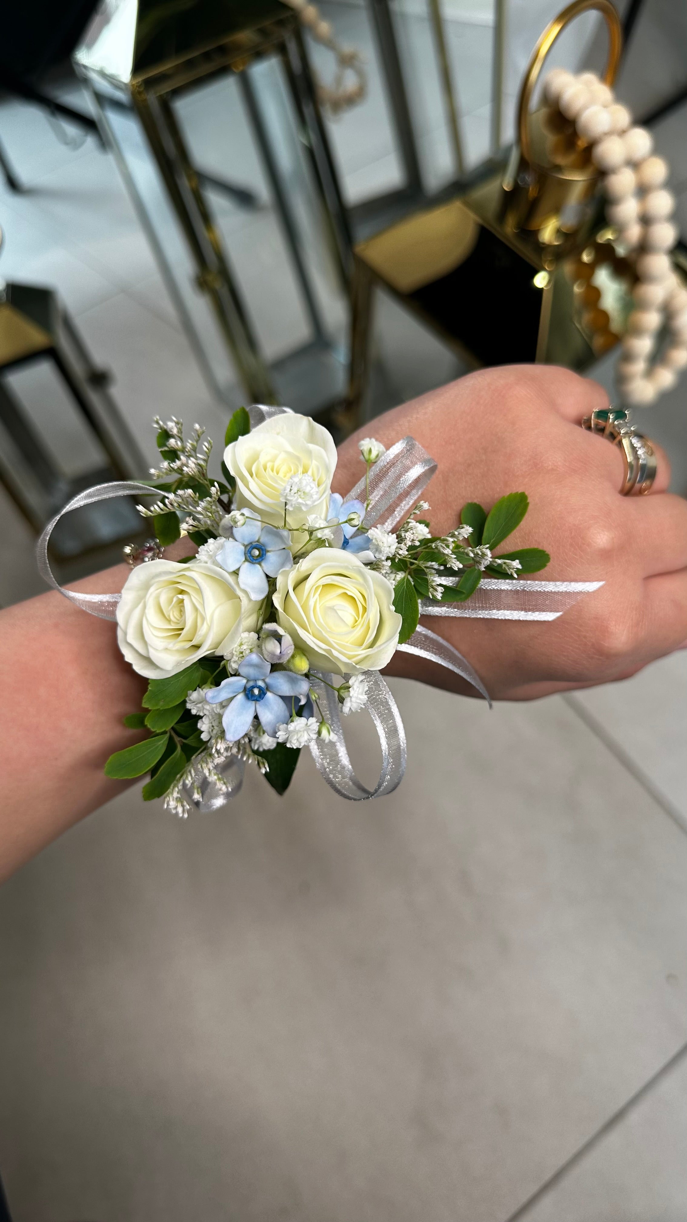 Buy Corsage Online for Prom & Wedding - Eloquent Flora