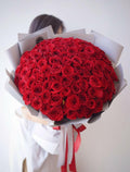Luxury Red Rose Ramo.